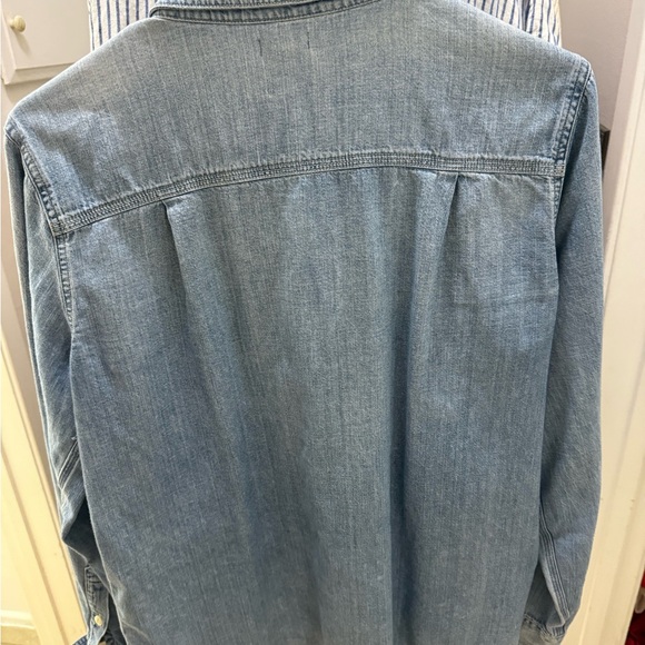 Classic JCrew Denim Button-Up Shirt - Picture 3 of 3